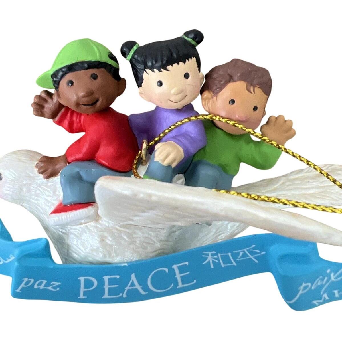 2011 UNICEF Believe in Peace Hallmark Ornament (UNICEF) QXI2287
