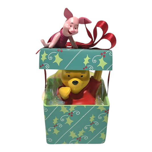 2011 A Big Present for Piglet Hallmark Ornament (Winnie the Pooh) QXD1126 Image1
