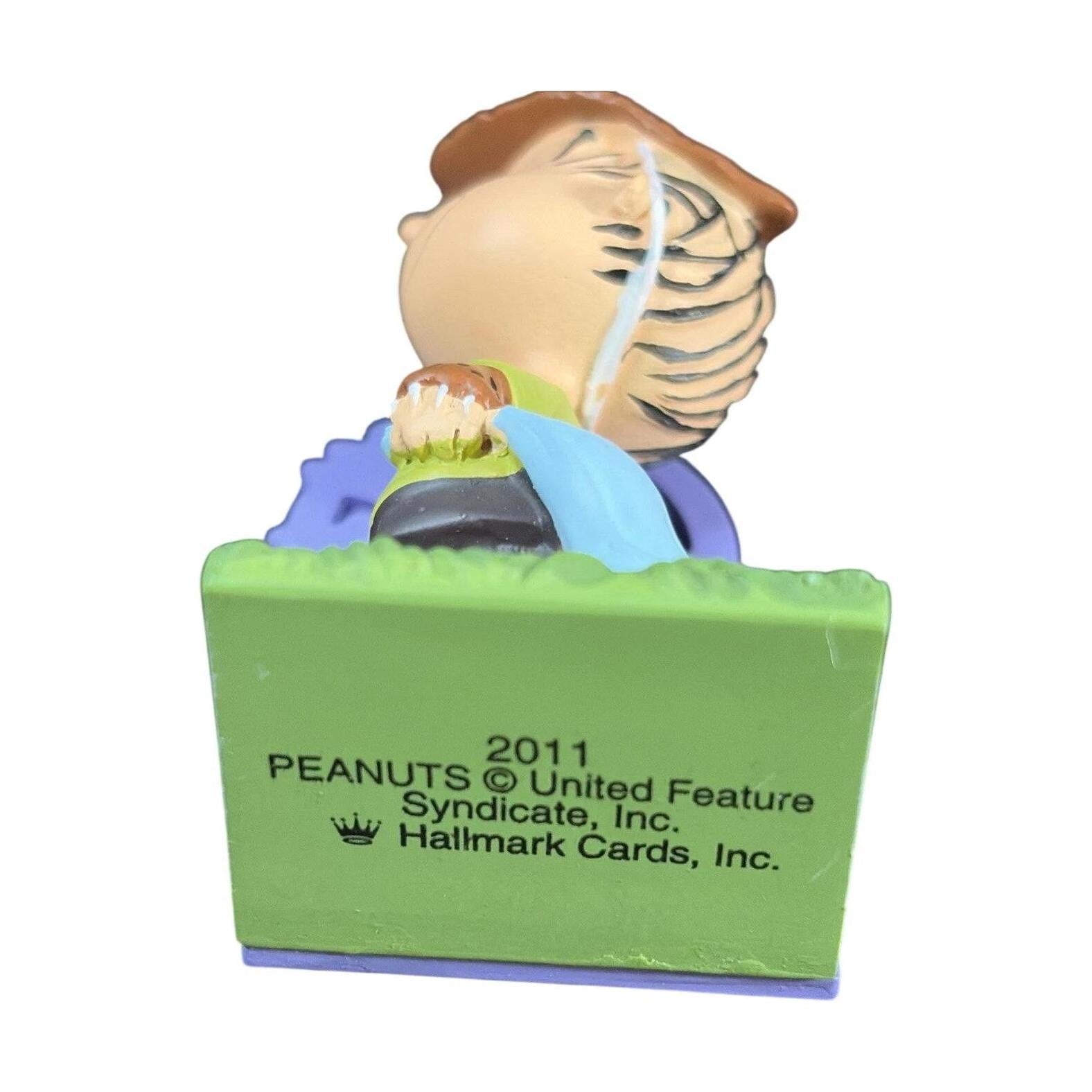 2011 A Howling Good Time Hallmark Ornament (Peanuts) QF05219 Image6