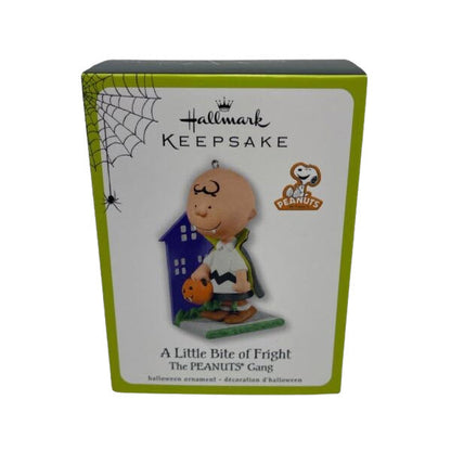 2011 A Little Bite of Fright Hallmark Ornament (Peanuts) QFO5227