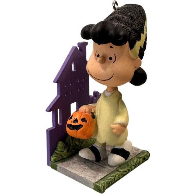 2011 A Monstrously Pretty Bride Hallmark Ornament (Peanuts) QF05209