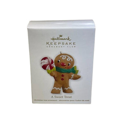 2011 A Sweet Treat Hallmark Ornament (Gingerbread) LPR3405