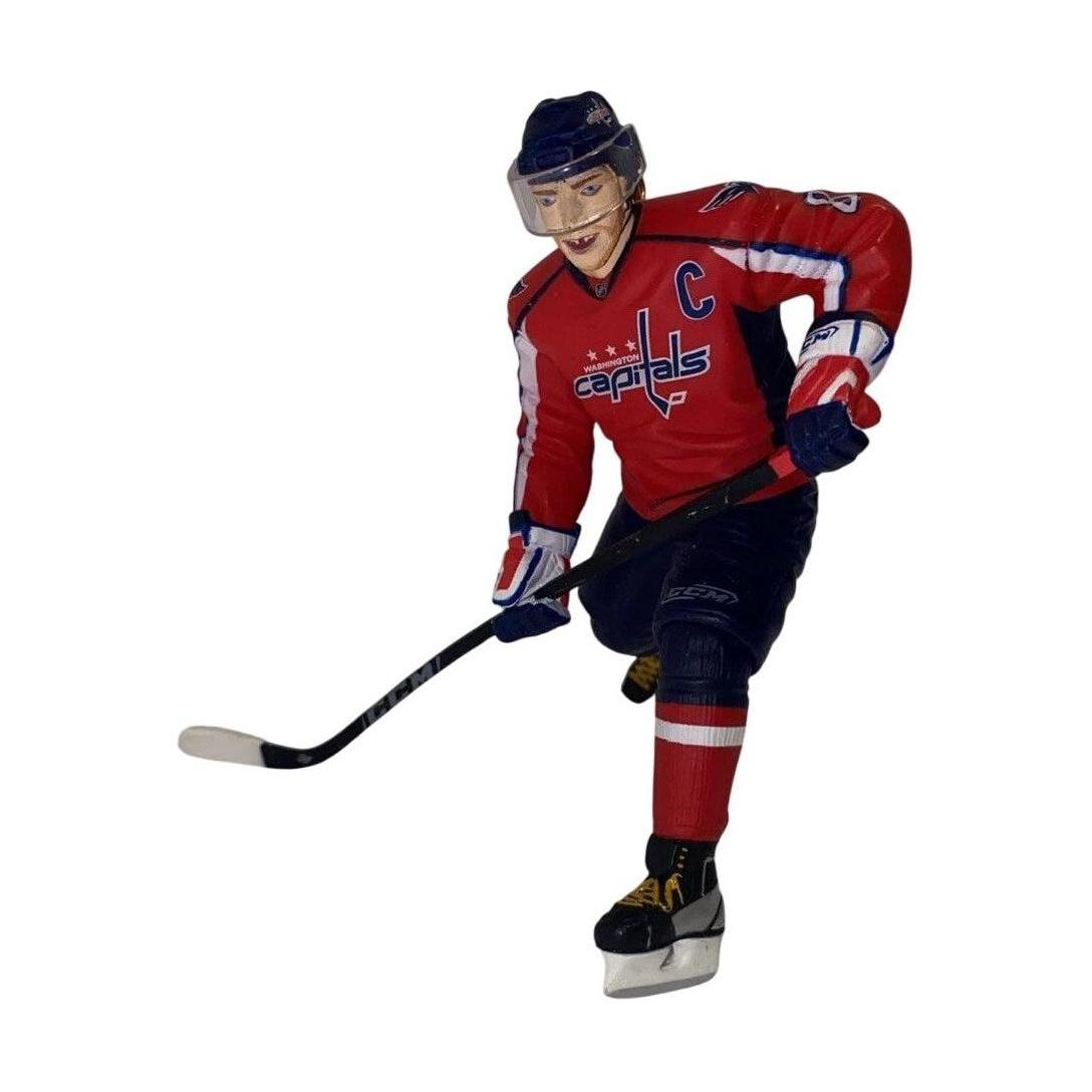 2011 Alex Ovechkin Hallmark Ornament (Hockey Greats) QXI2217 Image3