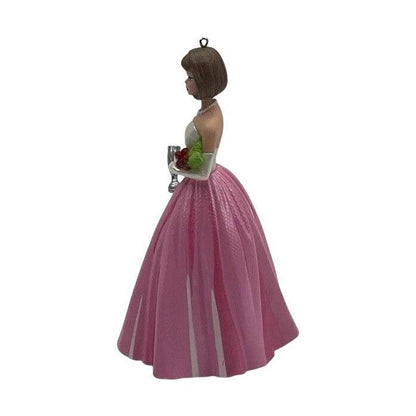 2011 Campus Sweetheart Hallmark Ornament (Barbie) QX8887 Image3