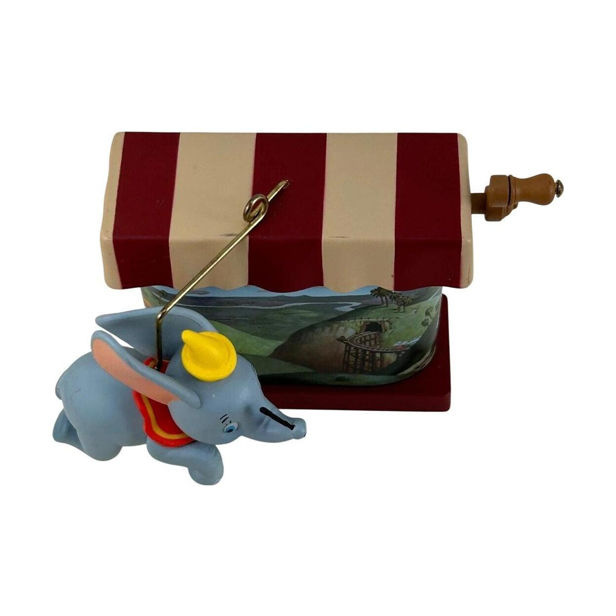 2011 Dumbo Takes to the Sky! Hallmark Ornament (Dumbo) QXD1057 Image5