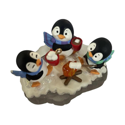 2011 Friends of a Feather Hallmark Ornament (Kris' Penguins) QXG4057 Image3