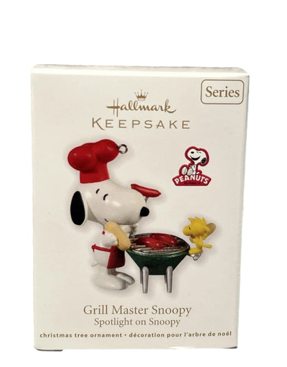 2011 Grill Master Snoopy Hallmark Ornament (Spotlight on Snoopy) QX8859