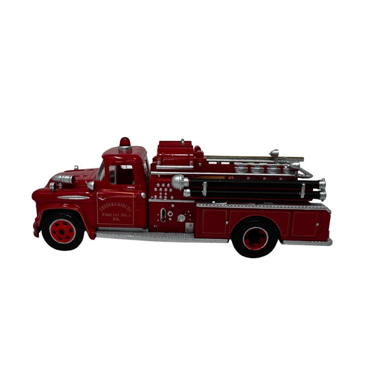 2011 Hallmark Ornament (1957) Chevrolet Fire Engine Hallmark Ornament (Fire Brigade) QX8849 Image1