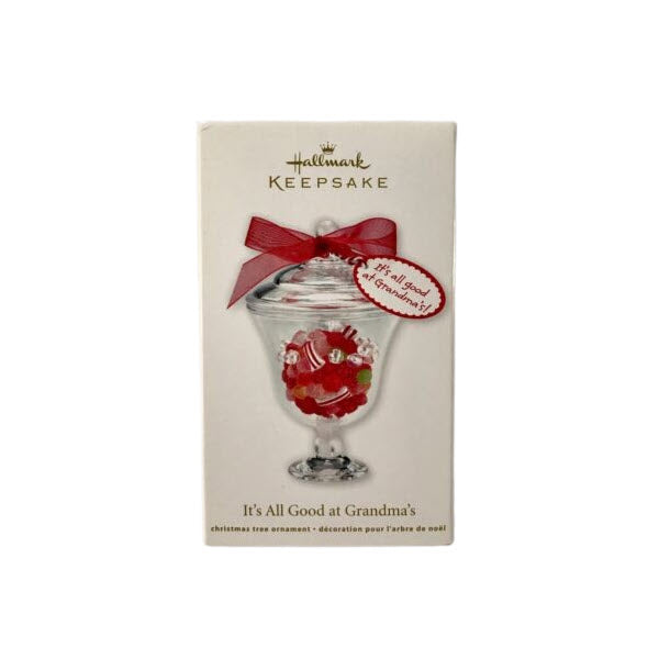 2011 It's All Good at Grandma's Hallmark Ornament (Family) QXG4079