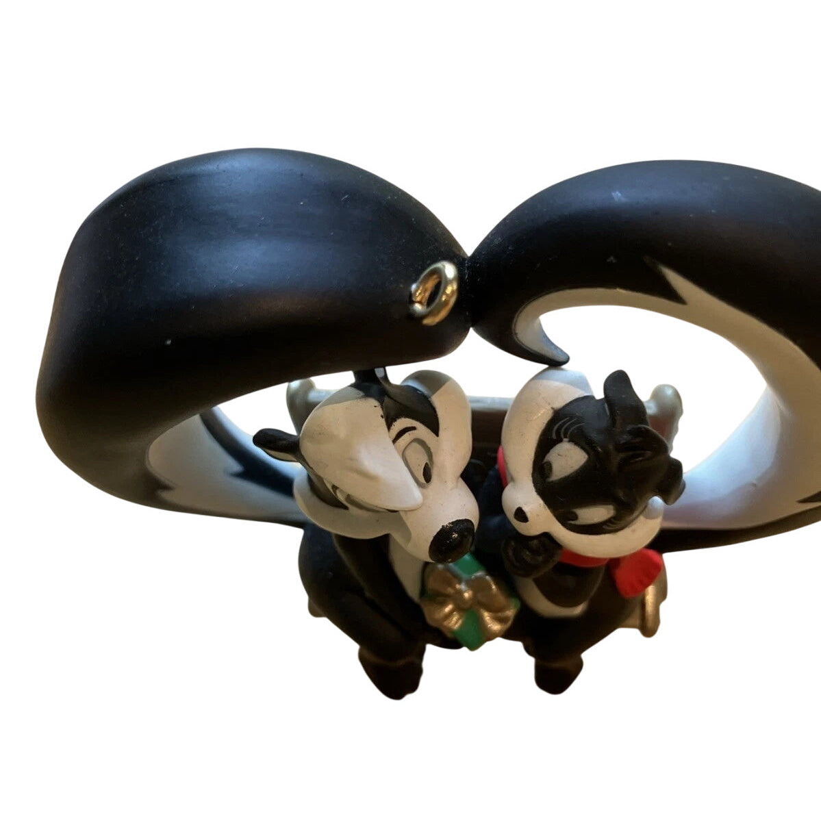 2011 Love Is in Zee Air Hallmark Ornament (Looney Tunes) QXI2053 Image3