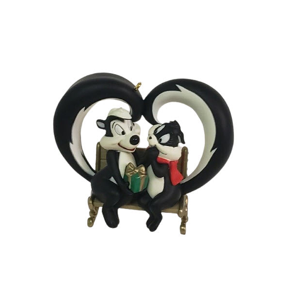 2011 Love Is in Zee Air Hallmark Ornament (Looney Tunes) QXI2053