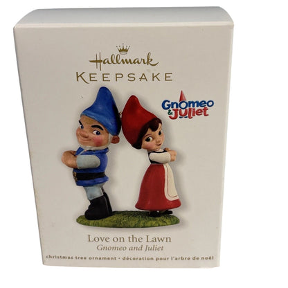 2011 Love on the Lawn Hallmark Ornament (Gnomeo and Juliet) QXD1019
