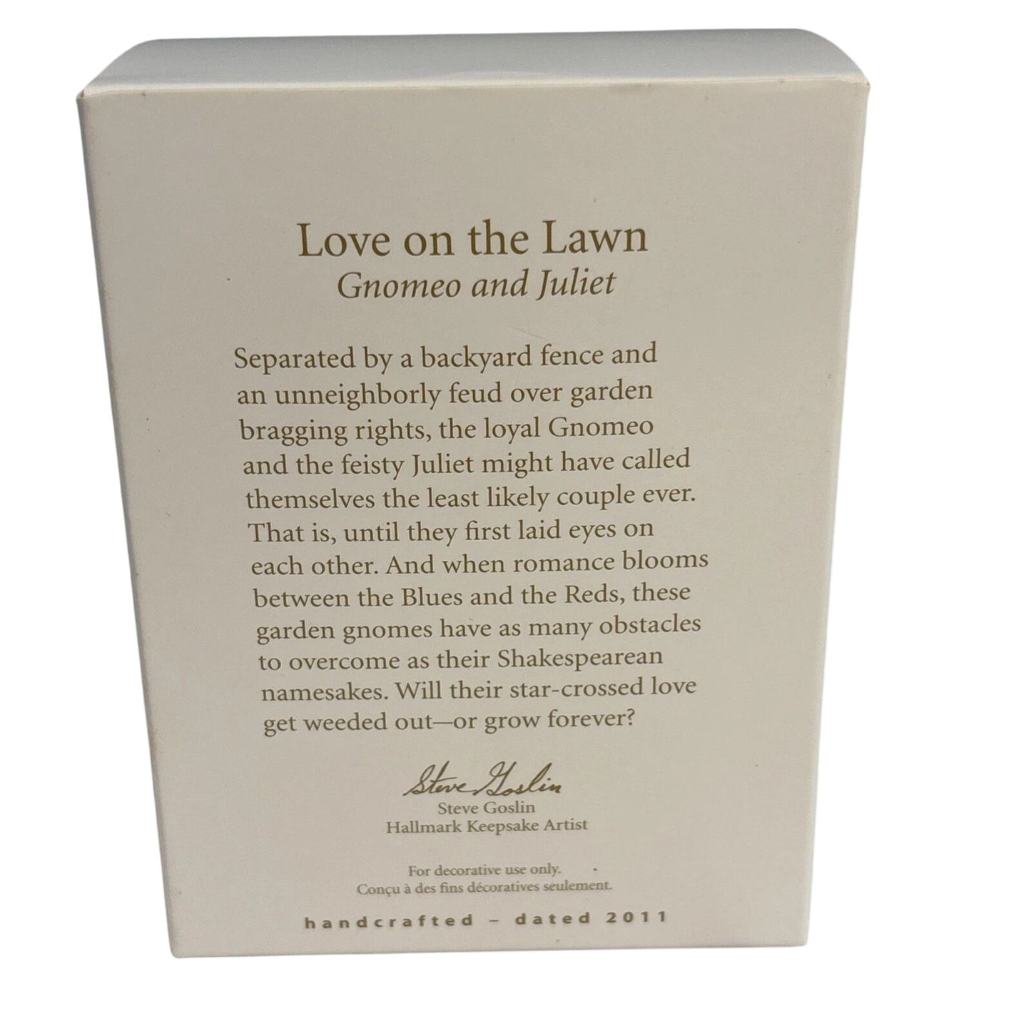 2011 Love on the Lawn Hallmark Ornament (Gnomeo and Juliet) QXD1019