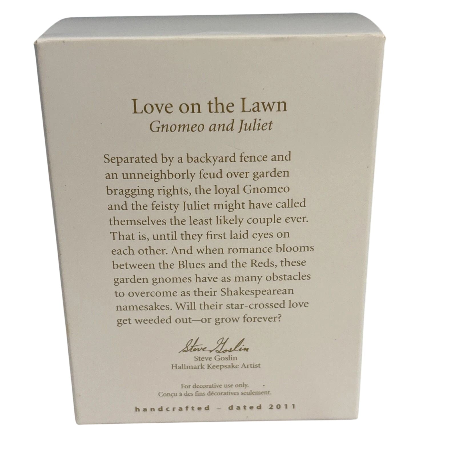 2011 Love on the Lawn Hallmark Ornament (Gnomeo and Juliet) QXD1019