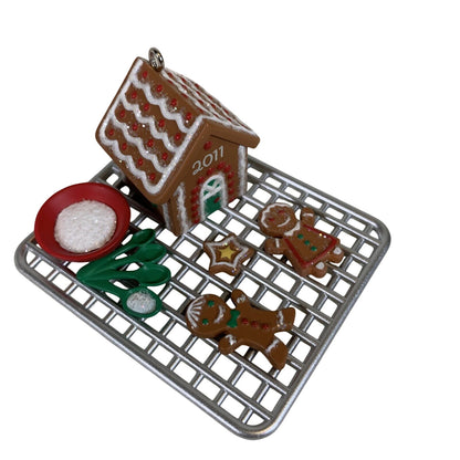 2011 Season's Treatings Hallmark Ornament (Season's Treatings) QX8739 Image1