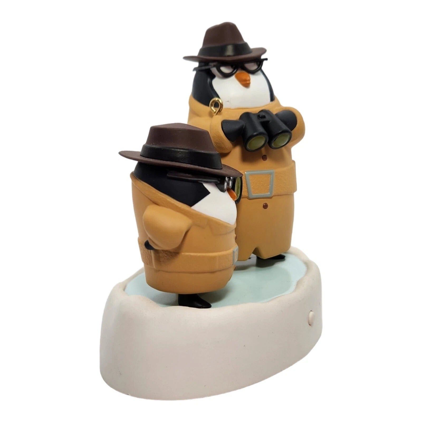 2011 Where's Santa's Stuff? Hallmark Ornament (Ornament and Book Set) QXG4729