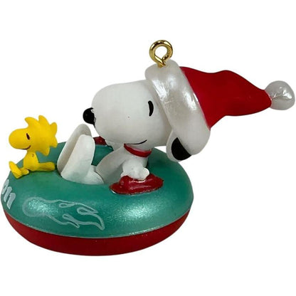 2011 Winter Fun With Snoopy Hallmark Ornament (Winter Fun with Snoopy) QXM9117