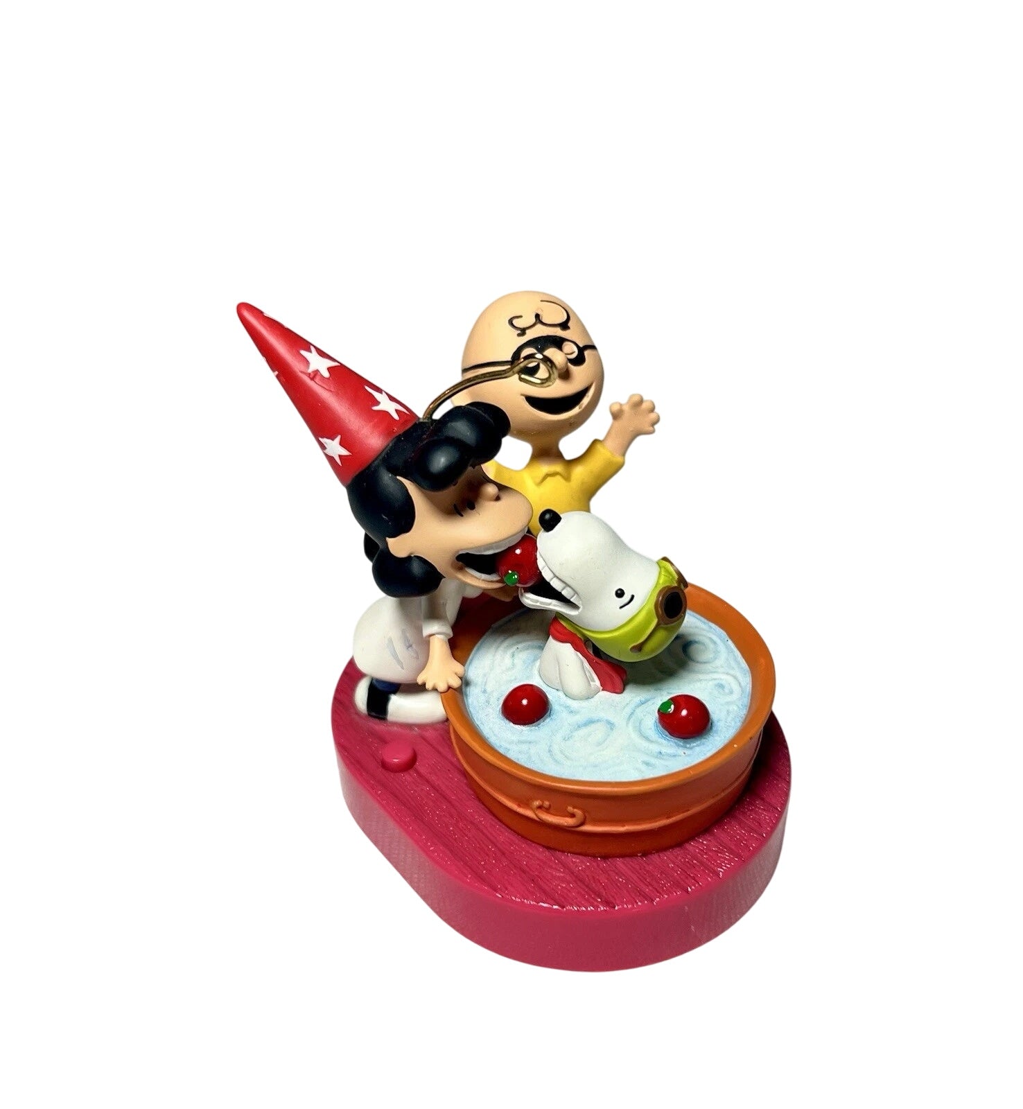 2012 Bobbing for Apples Hallmark Ornament (Peanuts) QFO5201