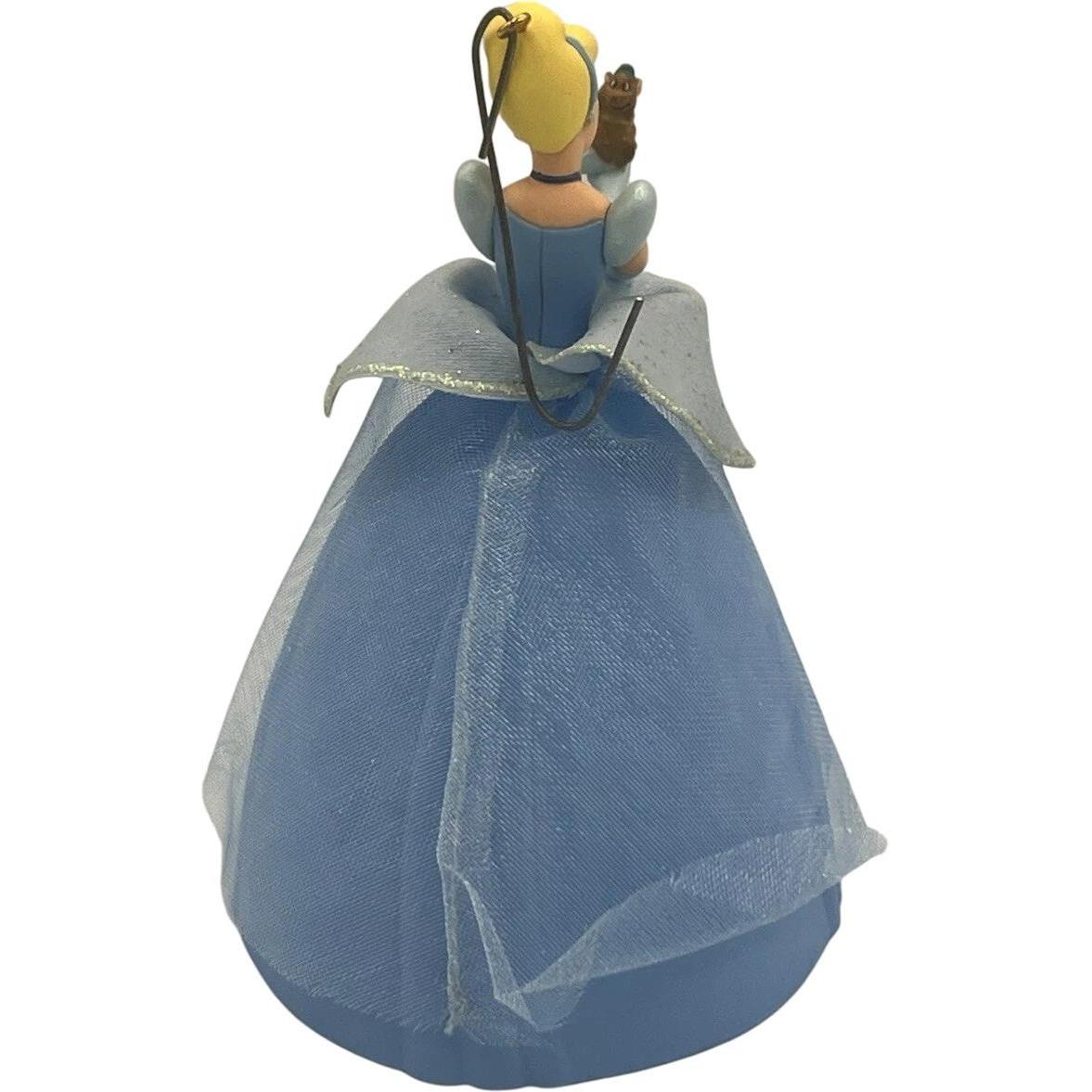 2012 Ready for the Ball Hallmark Ornament (Cinderella) QXD1631