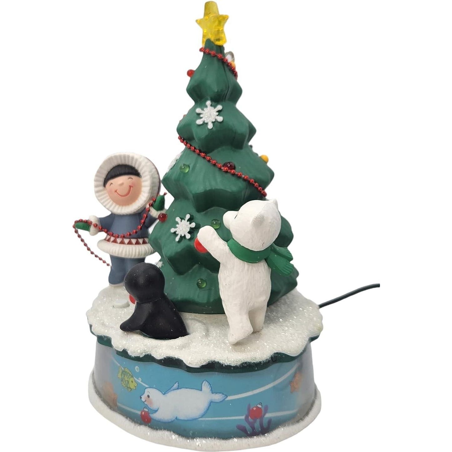 QXG4561 2021 Trimming the Tree Image4