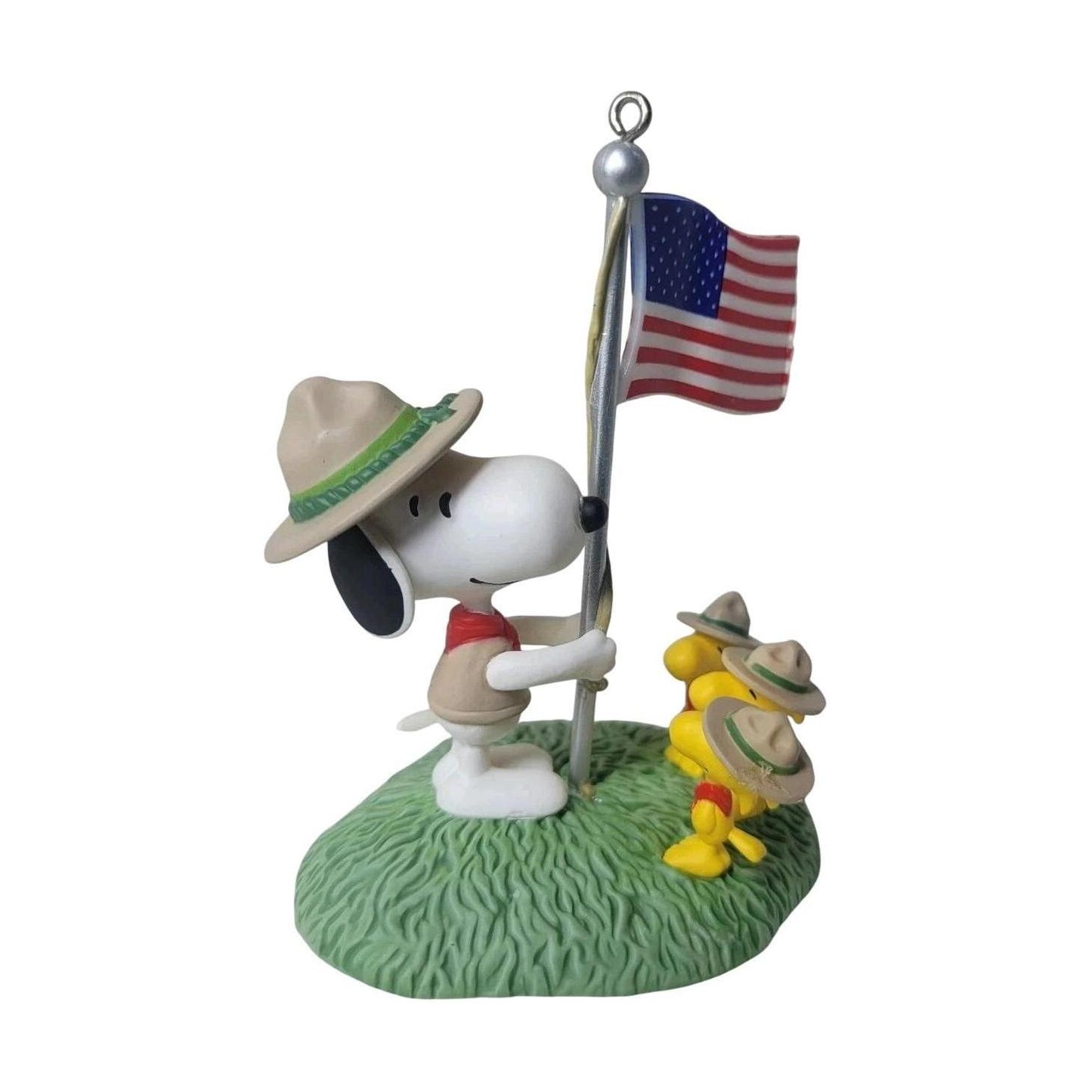 2012 Beagle Scout Salute Hallmark Ornament (Peanuts) QXI2941 Image1