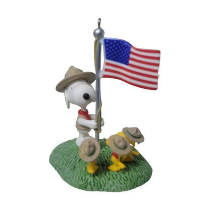 2012 Beagle Scout Salute Hallmark Ornament (Peanuts) QXI2941 Image3