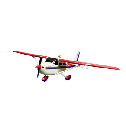 2012 Cessna 172 Skyhawk Hallmark Ornament (Sky's the Limit) QX8242 Image4