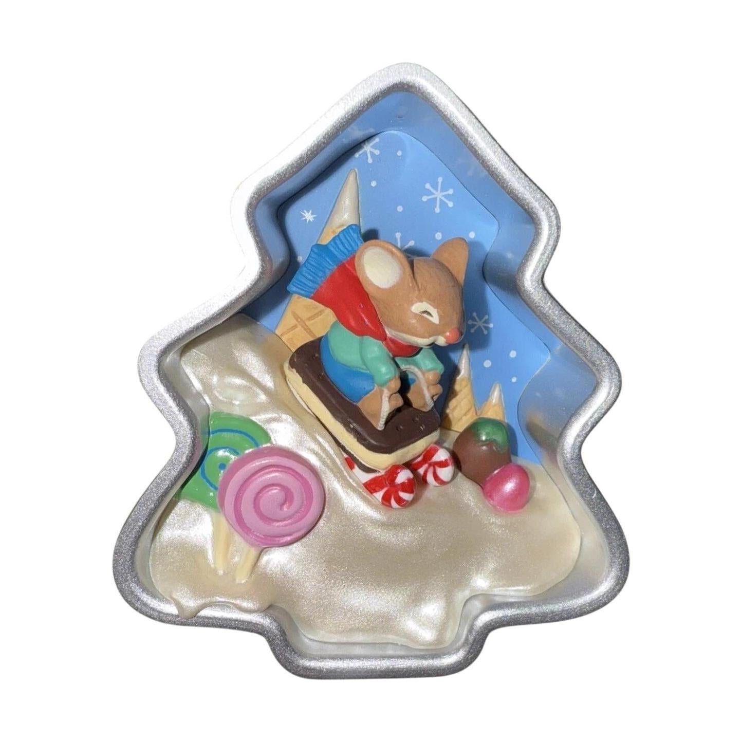 2012 Cookie Cutter Christmas Hallmark Ornament (Cookie Cutter Christmas) QX8301 Image3
