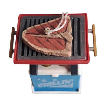 2012 Grillin' & Chillin' Hallmark Ornament (Grilling) QXG4061 Image3