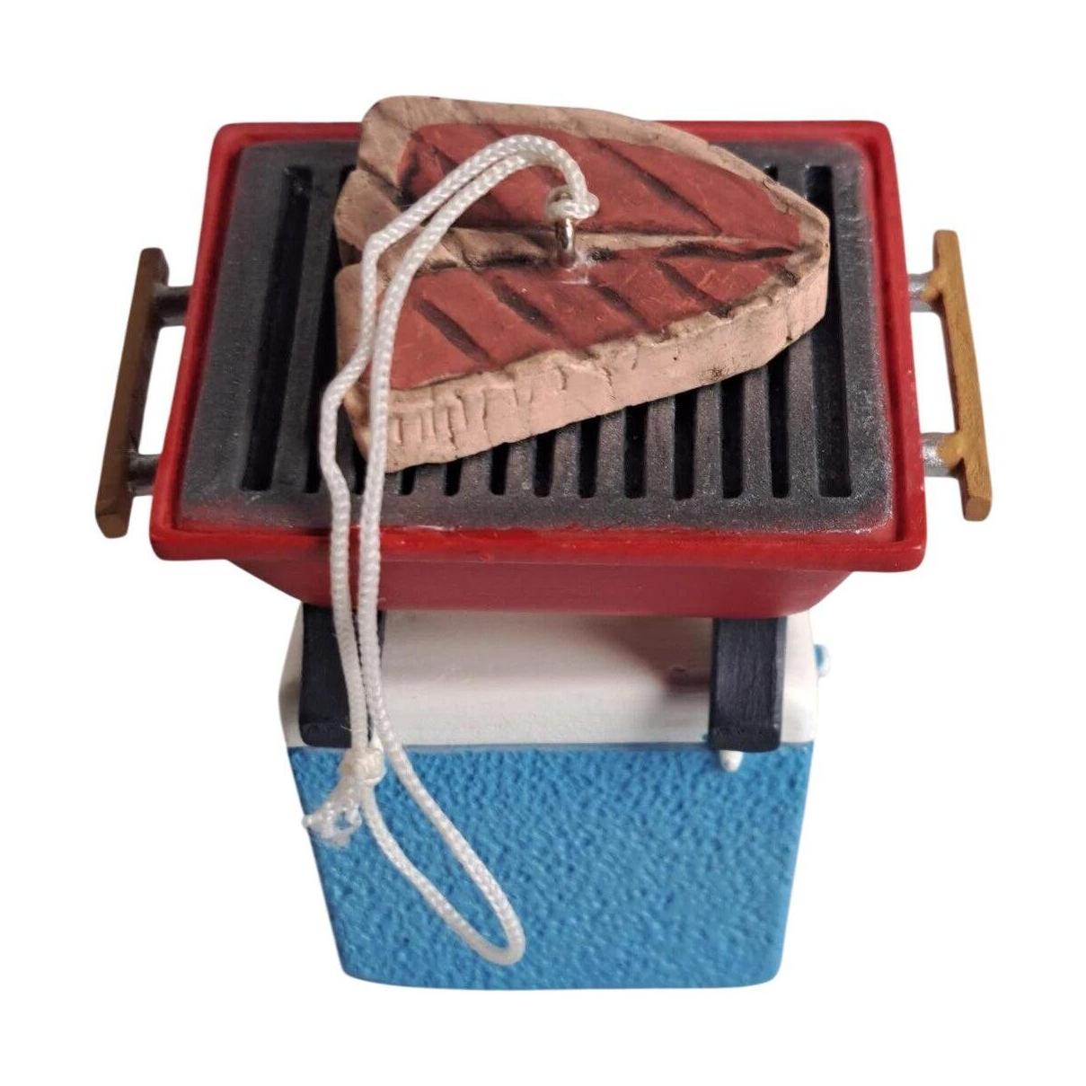 2012 Grillin' & Chillin' Hallmark Ornament (Grilling) QXG4061 Image4