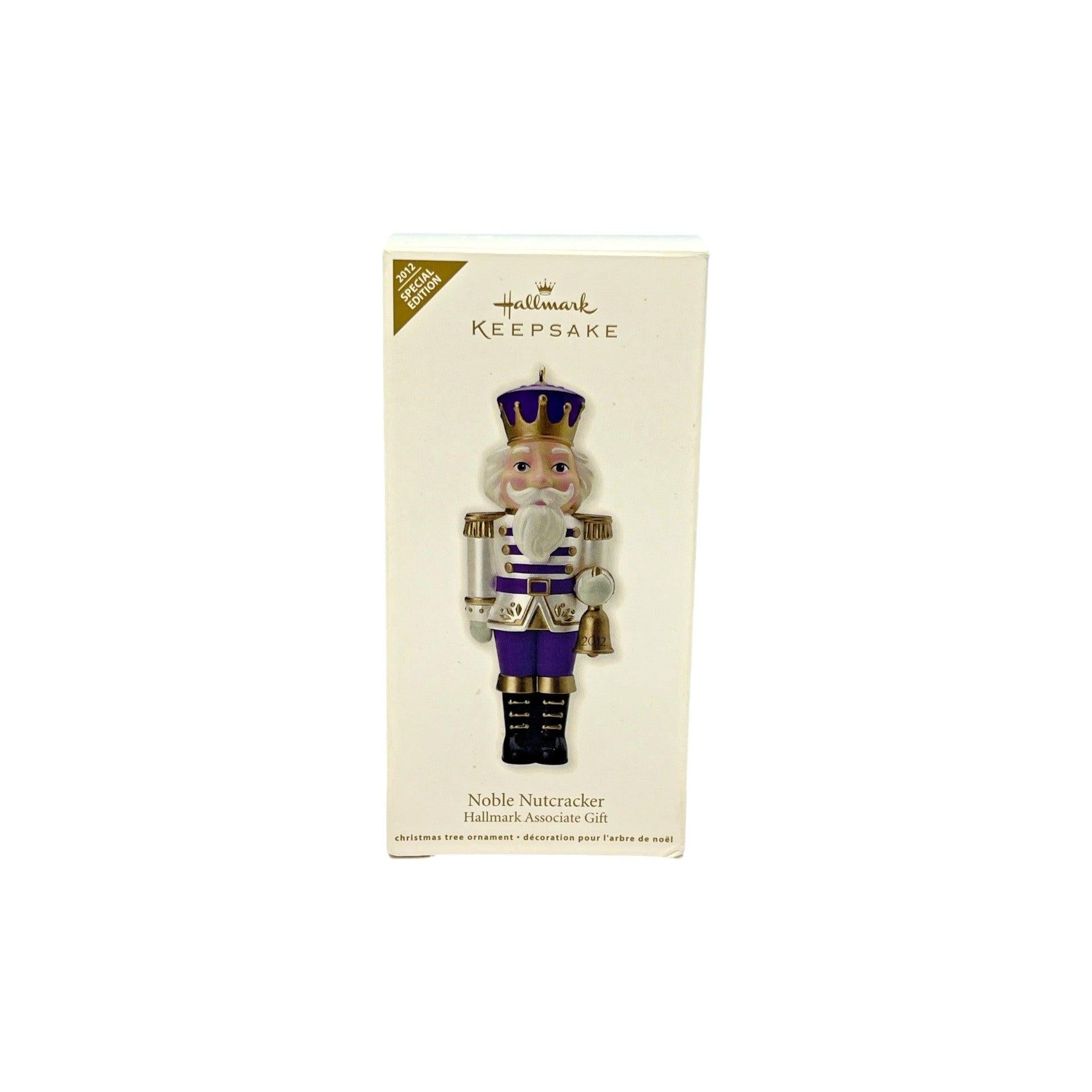 2012 Noble Nutcracker (Hallmark Associate Gift) Hallmark Ornament GMP4060 Image2