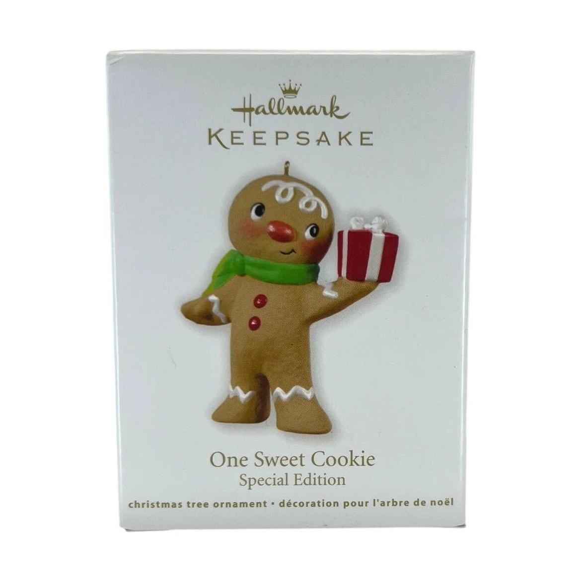 2012 One Sweet Cookie Hallmark Ornament (Gingerbread) LPR3824 Image2