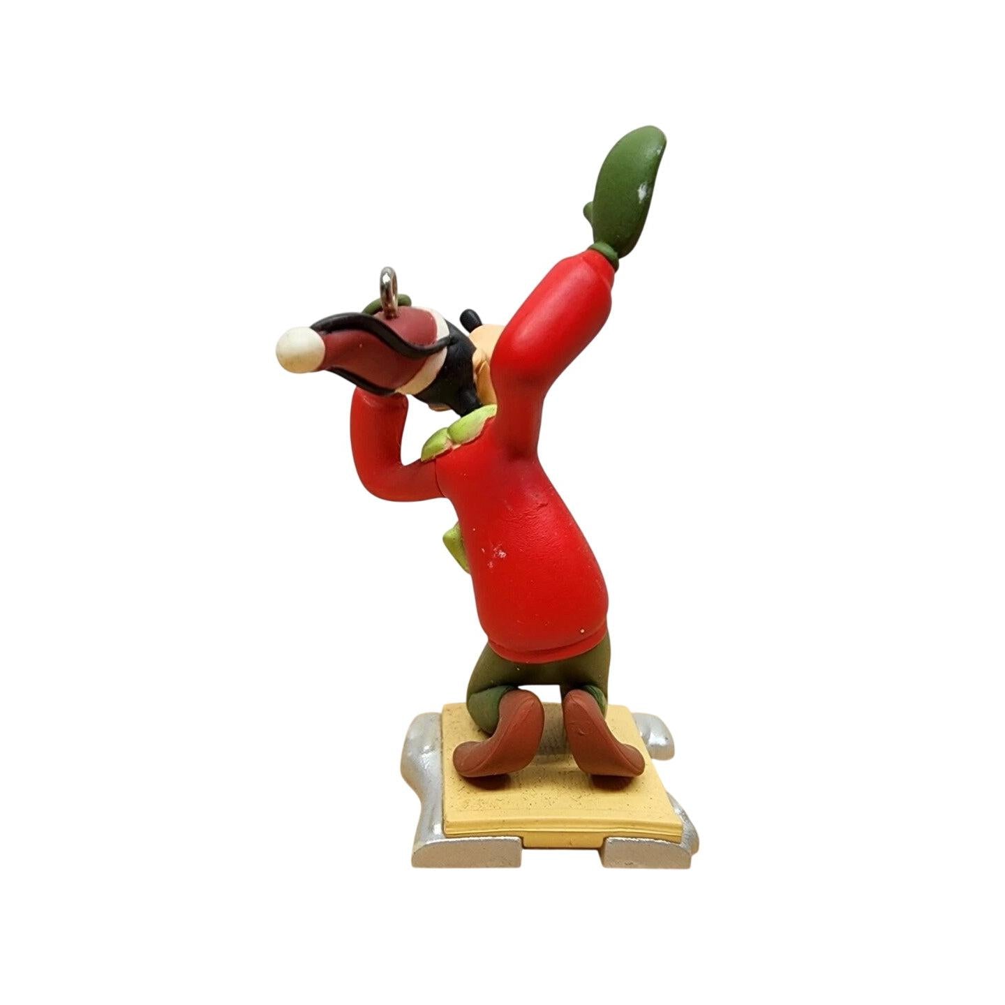 2012 Snow Stylin' Goofy Hallmark Ornament (Mickey Mouse & Friends) QRP5911 Image4