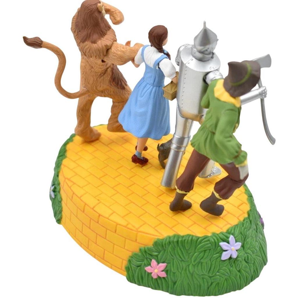 2013 We're Off to See the Wizard Hallmark Ornament (The Wizard of Oz) QFM3922