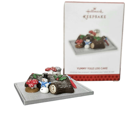 2013 Yummy Yule Log Cake Hallmark Ornament (Season's Treatings) QXE3782