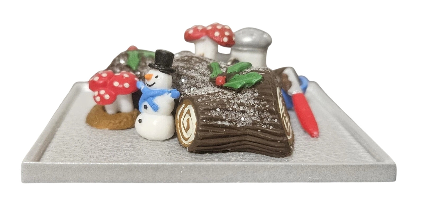 2013 Yummy Yule Log Cake Hallmark Ornament (Season's Treatings) QXE3782