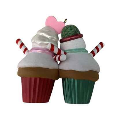 2013 A Couple of Cupcake Hallmark Ornament (Snowmen) QXG1882 Image4