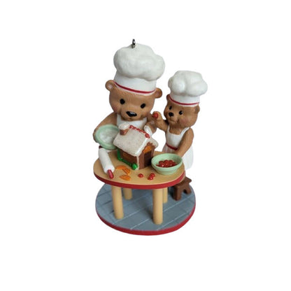 2013 Busy Bakers Hallmark Ornament (Eat & Drink) QXC5058