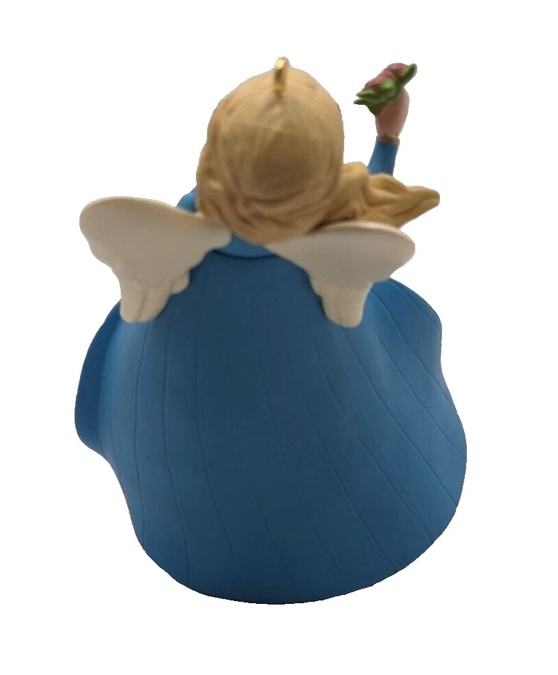 2013 England Hallmark Ornament (Angels Around The World) QX9055 Image4