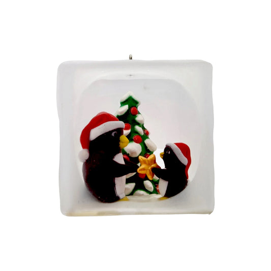 2013 Holiday on Ice Hallmark Ornament (Penguin) QXG1765 Image1