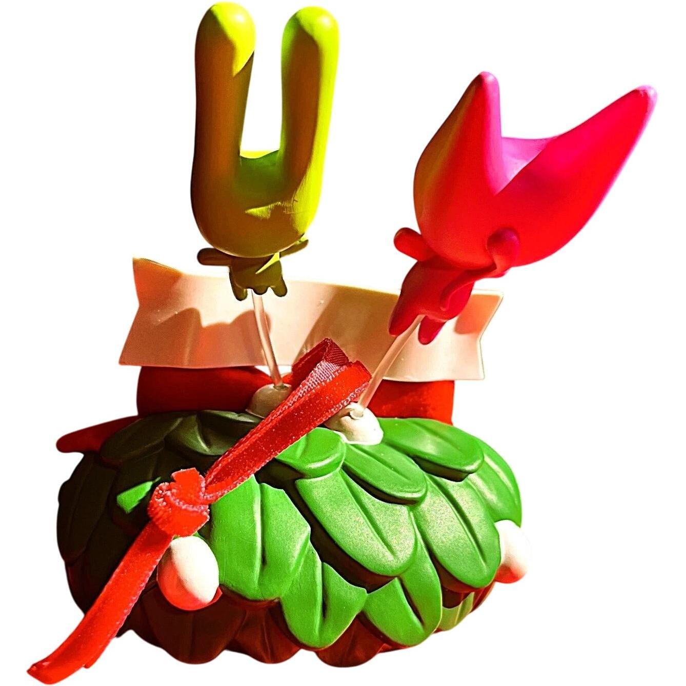 2013 Merry Kissmas! (Hoops & Yoyo)