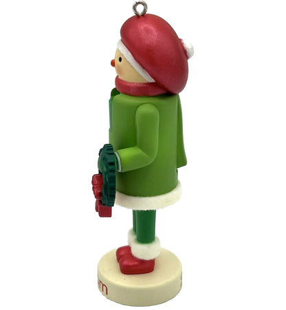 2013 Merry Mom Hallmark Ornament (Family) QXG1932 Image4