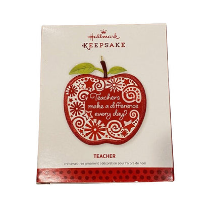 2013 Teacher Hallmark Ornament (School) QXG1495