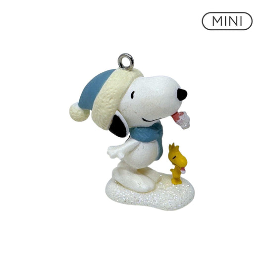 2013 Winter Fun with Snoopy Hallmark Ornament (Winter Fun with Snoopy) QXM8505 Image1