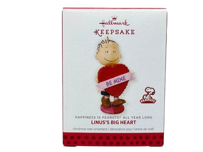 2014 Linus's Big Heart Hallmark Ornament (Happiness is Peanuts) QX9832