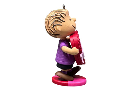 2014 Linus's Big Heart Hallmark Ornament (Happiness is Peanuts) QX9832