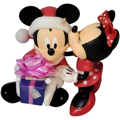 2014 Minnie's Perfect Present Hallmark Ornament (Mickey Mouse & Friends) QXD6013