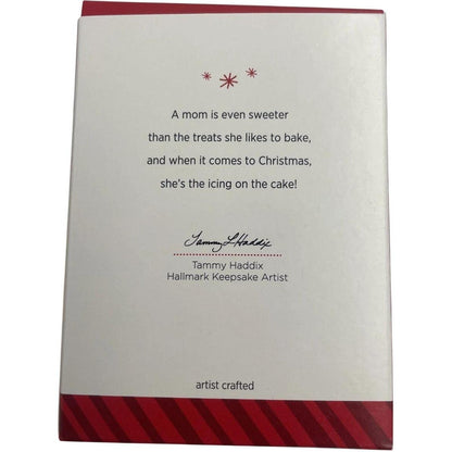 2014 Mom Hallmark Ornament (Cupcake) QGO1083