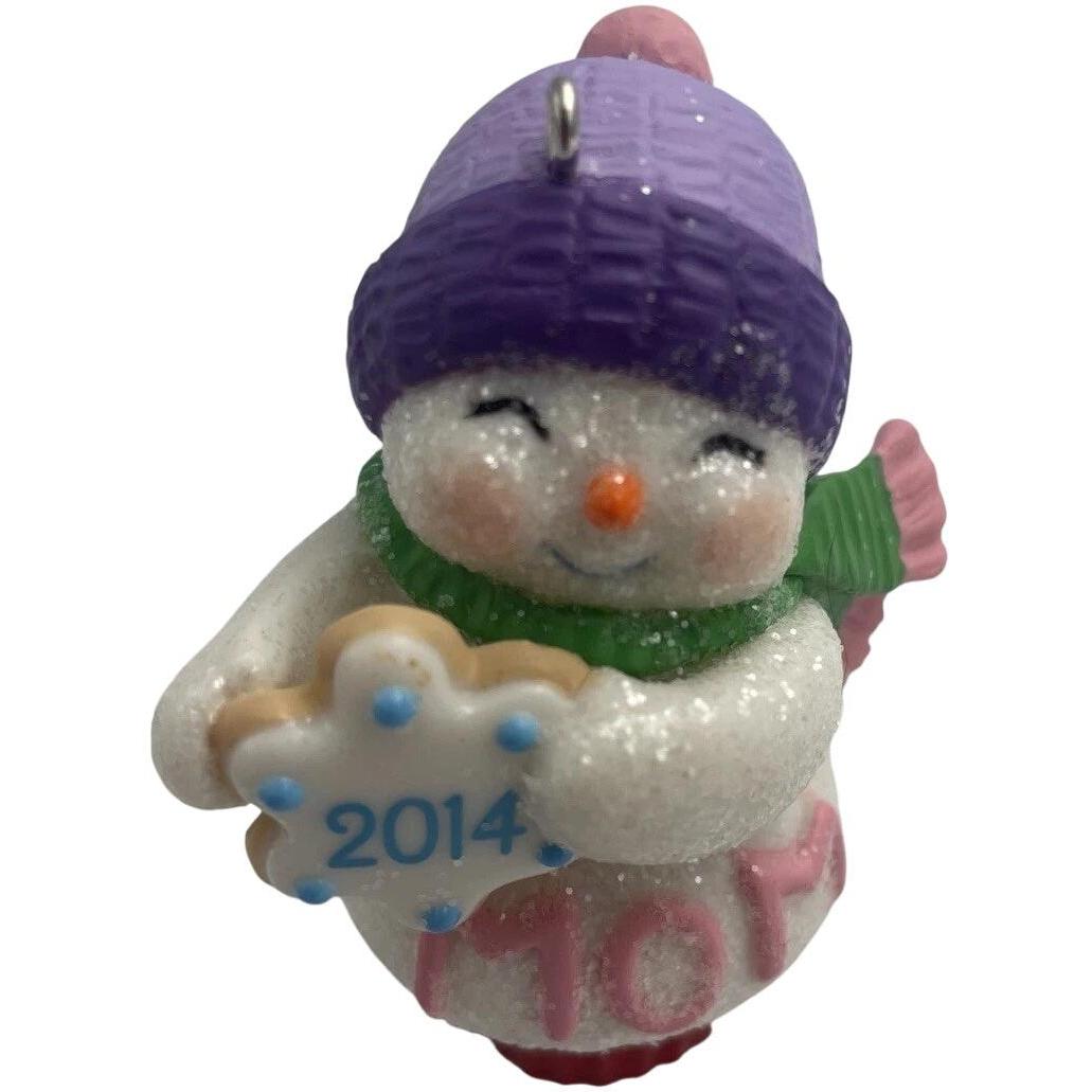 2014 Mom Hallmark Ornament (Cupcake) QGO1083