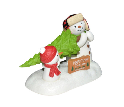2014 The Perfect Tree Hallmark Ornament (Snowmen) QK5003